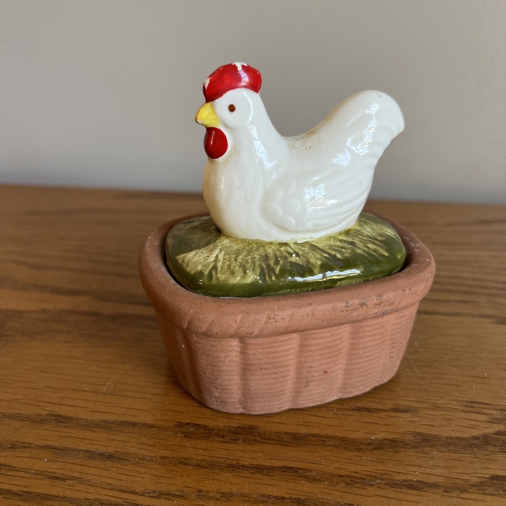 Vintage Mini Nesting Hen Painted with Terra Cotta Bottom